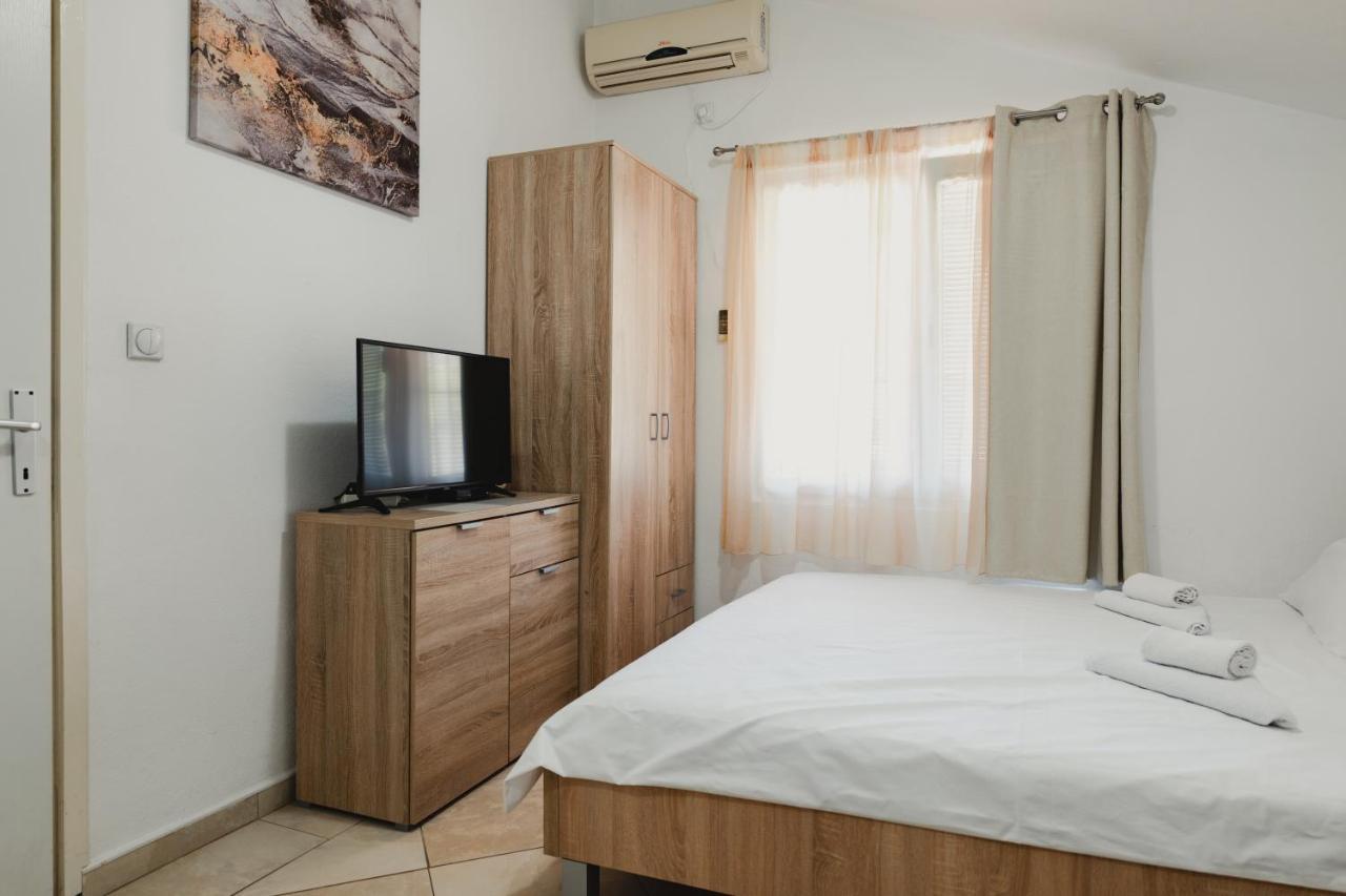 Apartments Djukic Τίβατ Εξωτερικό φωτογραφία
