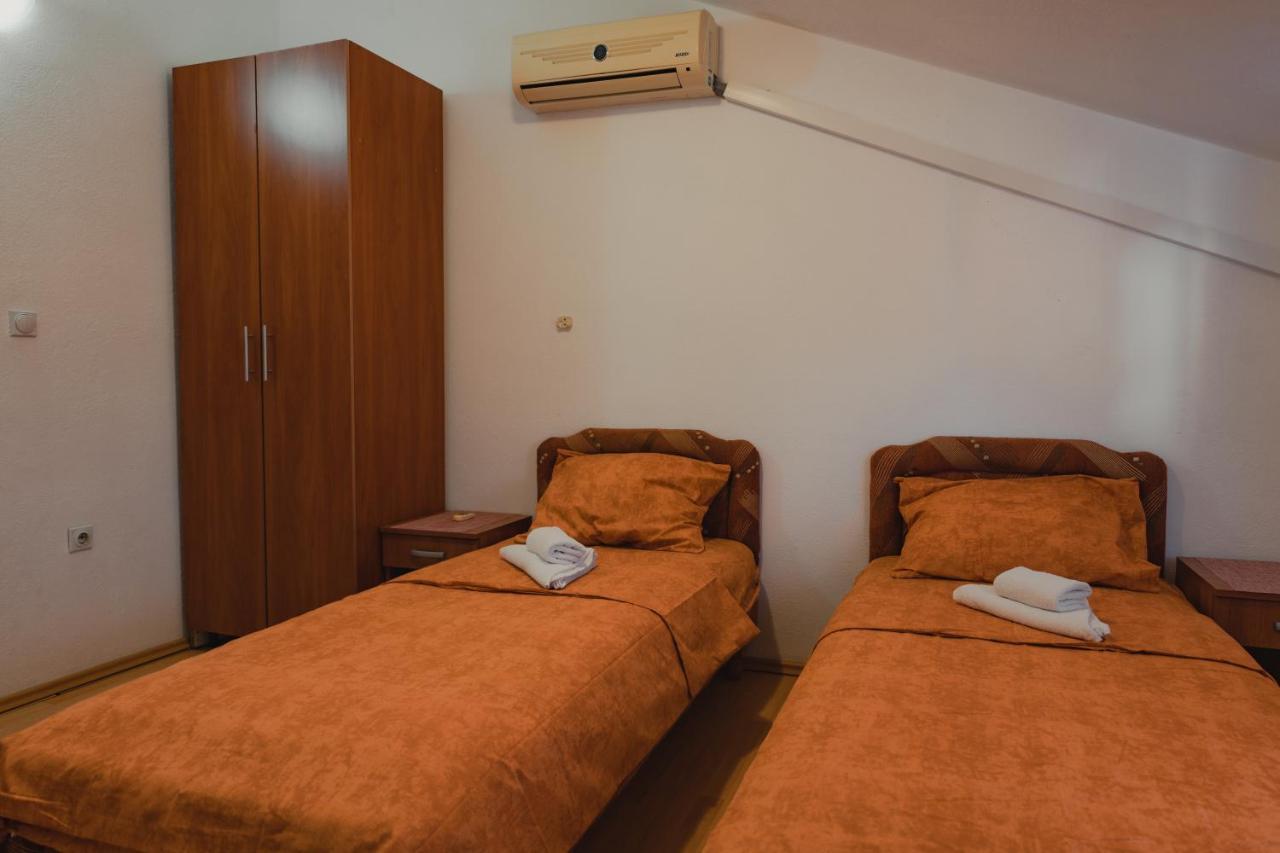 Apartments Djukic Τίβατ Εξωτερικό φωτογραφία
