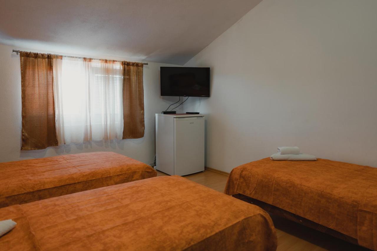 Apartments Djukic Τίβατ Εξωτερικό φωτογραφία