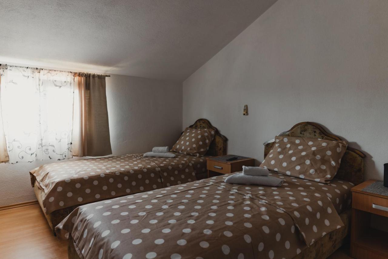 Apartments Djukic Τίβατ Εξωτερικό φωτογραφία