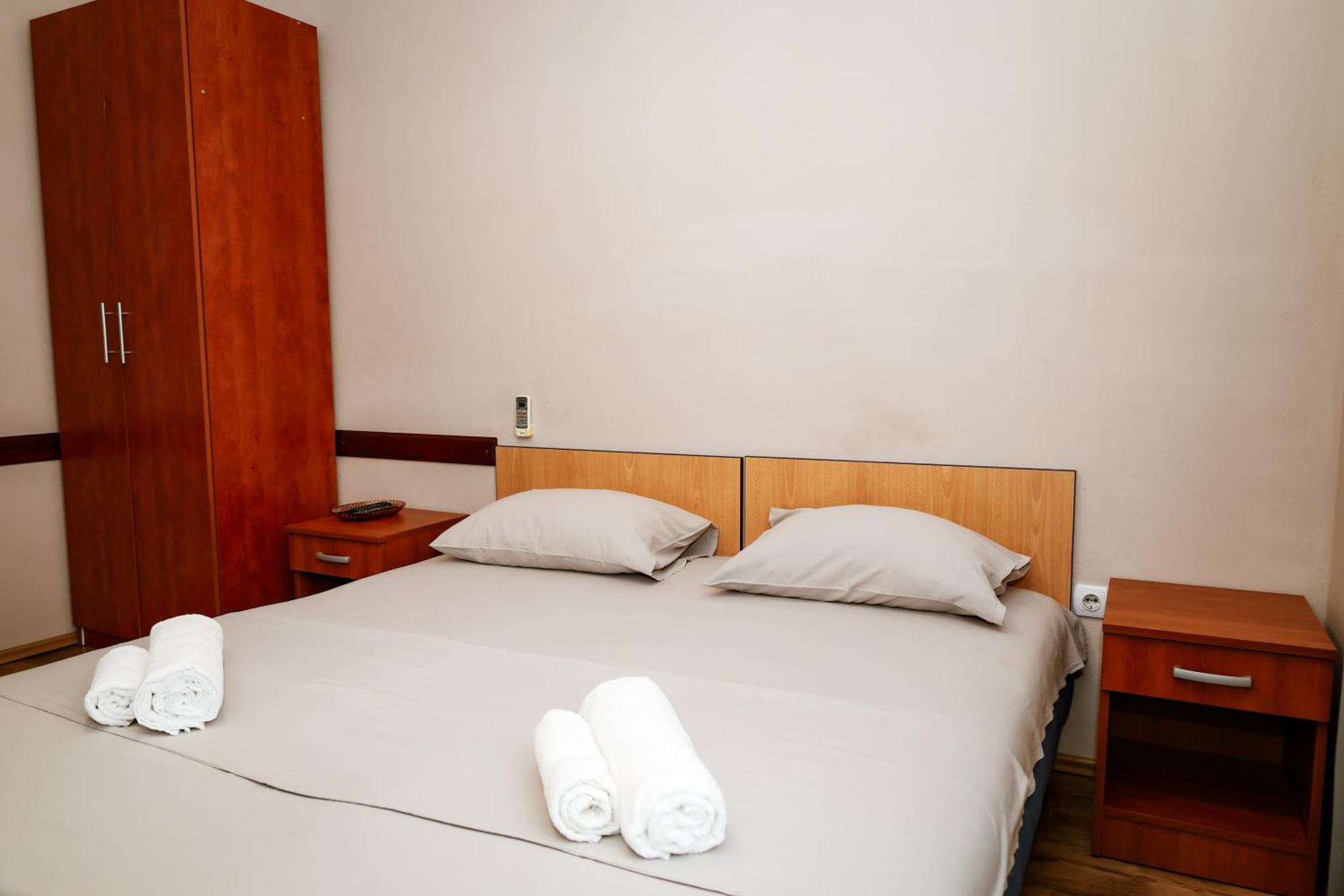 Apartments Djukic Τίβατ Εξωτερικό φωτογραφία