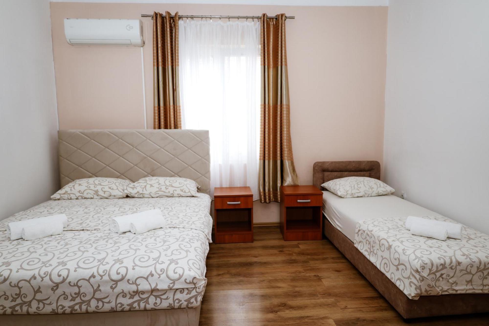 Apartments Djukic Τίβατ Εξωτερικό φωτογραφία