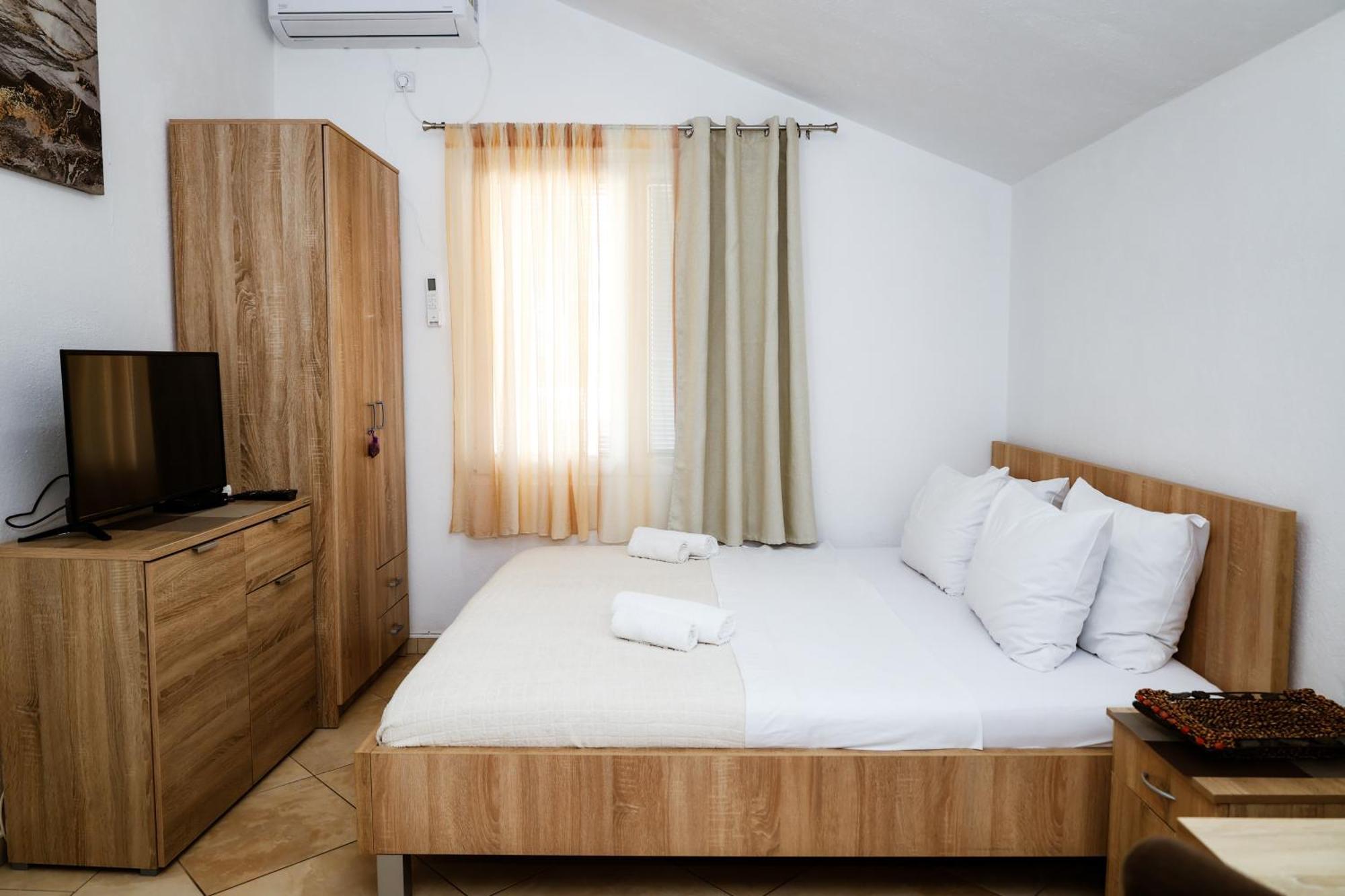 Apartments Djukic Τίβατ Εξωτερικό φωτογραφία